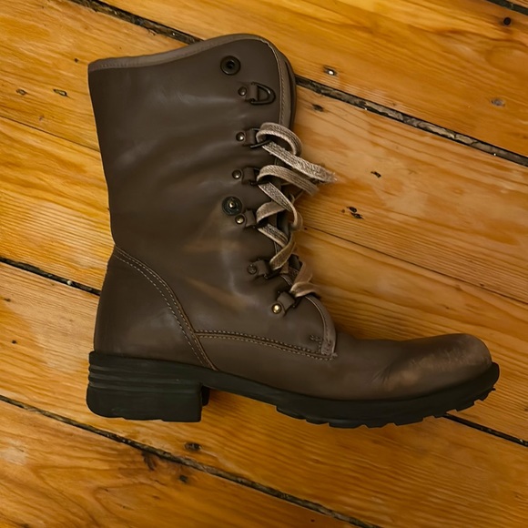 Brown leather lined hiking boots - Picture 3 of 3